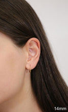 Charger l'image dans la galerie, 10K YELLOW GOLD ROUND ENDLESS HOOP EARRINGS, 14 mm