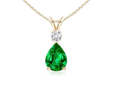 Charger l'image dans la galerie, Emerald Pear shaped Pendant And  Diamond (0.15ctw.)