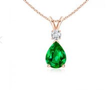 Charger l'image dans la galerie, Emerald Pear shaped Pendant And  Diamond (0.15ctw.)