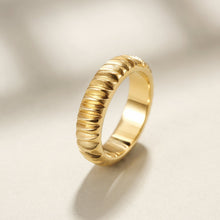 Load image into Gallery viewer, RIBBED STACKABLE RING