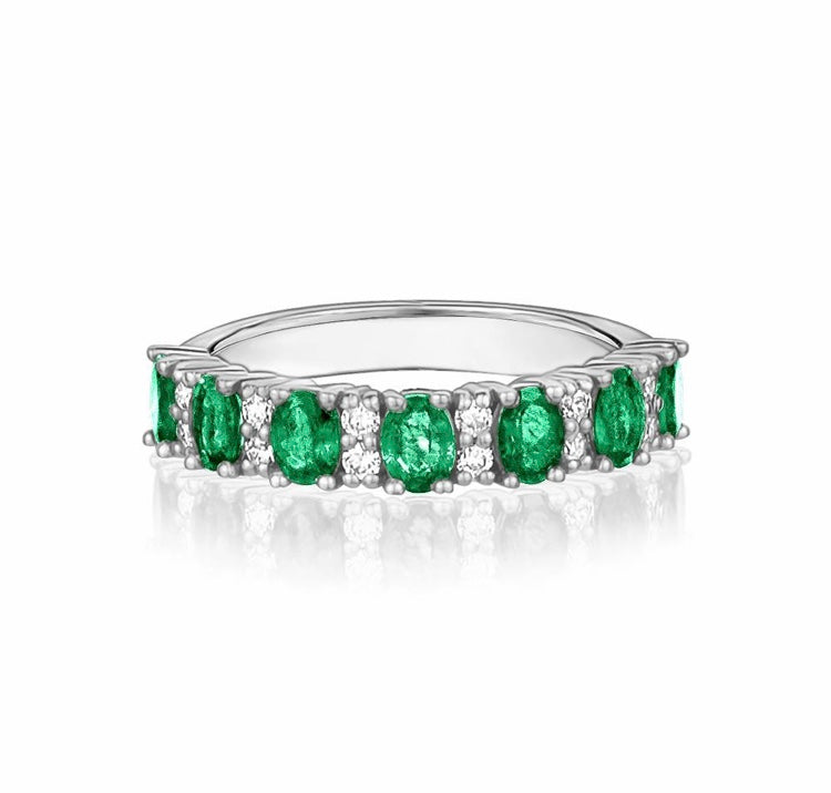EMERALD AND DIAMOND RING 14K Gold