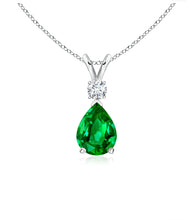 Charger l&#39;image dans la galerie, Emerald Pear shaped Pendant And  Diamond (0.15ctw.)
