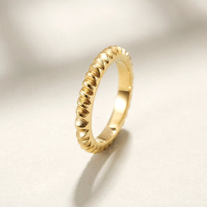RIBBED STACKABLE RING