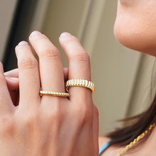 Load image into Gallery viewer, RIBBED STACKABLE RING
