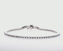 Charger et lire la vidéo dans la visionneuse de la Galerie, Four Prong Diamond Tennis Bracelet In 14K White/Yellow Gold (1.00 Ctw)
