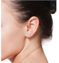 Charger l&#39;image dans la galerie, Halo Cushion Diamond Stud Earrings In Yellow 14K Gold
